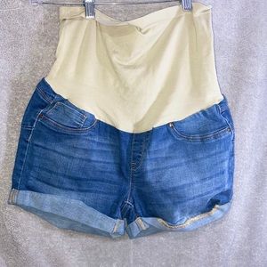 Maternity shorts